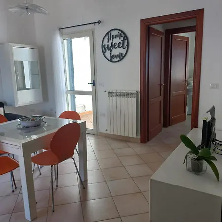 Holiday home Cinzia House *